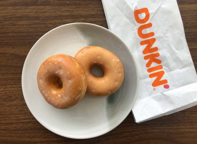Dunkin' Donuts signature dishes Glazed Donut (240 kcal)
Munchkins (70 kcal per piece)
Iced Coffee (5 kcal black)